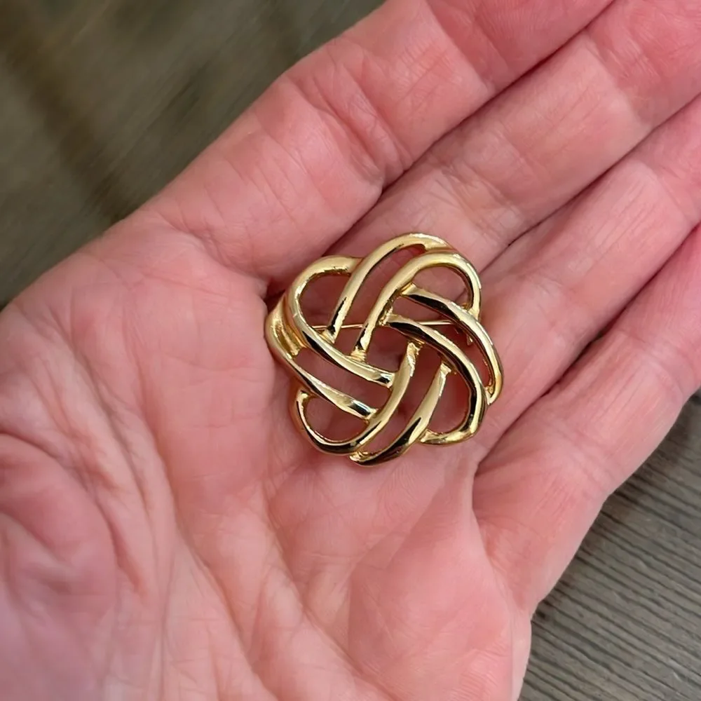Vintage Woven Gold-tone Knot Pin - Brooch
